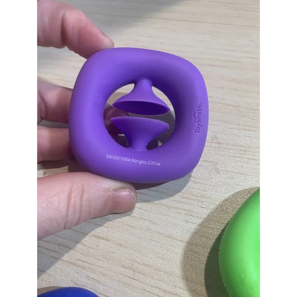 Snapper Fidget Toy Lot of 4 Used 2 green one purple and 1 blue